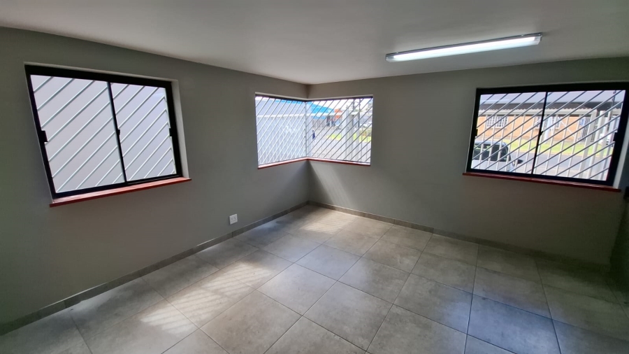 To Let commercial Property for Rent in Brackenfell Central Western Cape